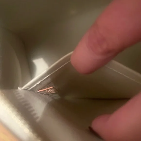 Authentic Louis Vuitton Vernis Brea MM bag. Like new without tags. Beautiful bag - Picture 8 of 13